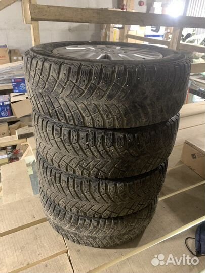 Michelin X-Ice North 4 195/65 R15