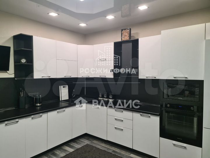 3-к. квартира, 72,8 м², 2/13 эт.