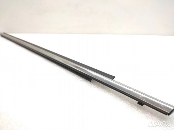 Молдинг стекла передний левый Mitsubishi Outlander