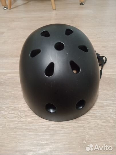 Шлем защитный для роликов