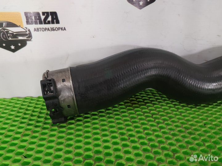 Патрубок интеркулера правый N47D20 2.0 дизель