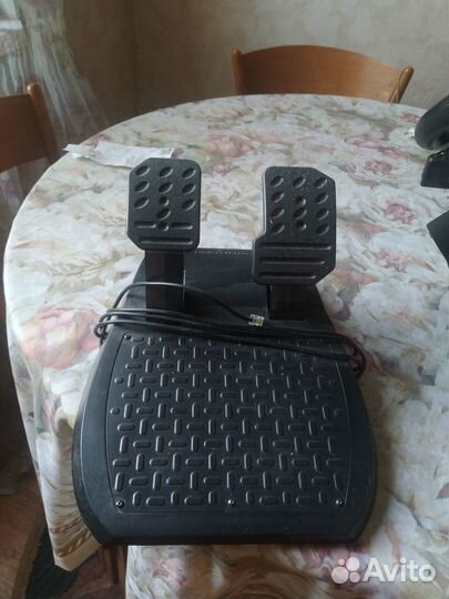 Игровой руль с педалями для пк