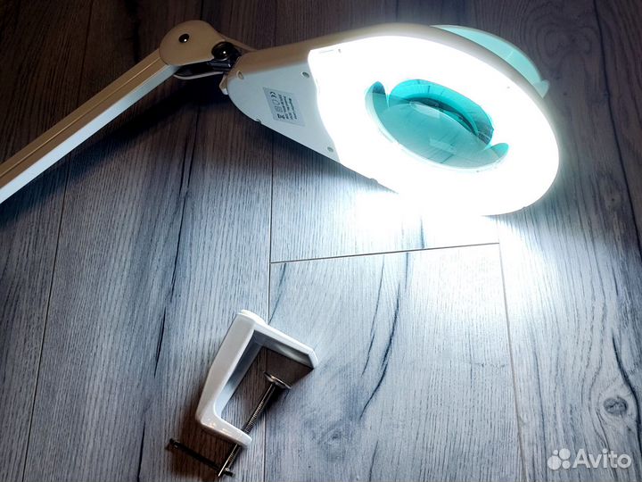 Лампа-лупа x8 с подсветкой 20701L