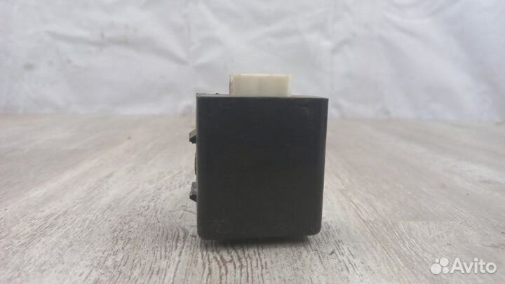 Реле блокировки кулисы АКПП Hyundai Coupe RD G4GF