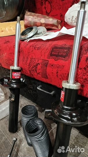 Шкоды Йети передние стойки и задние амортизаторы