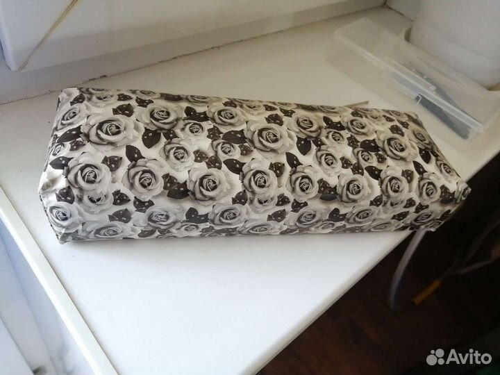 Валик для маникюра