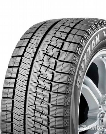 Bridgestone Blizzak VRX 215/60 R17 96S