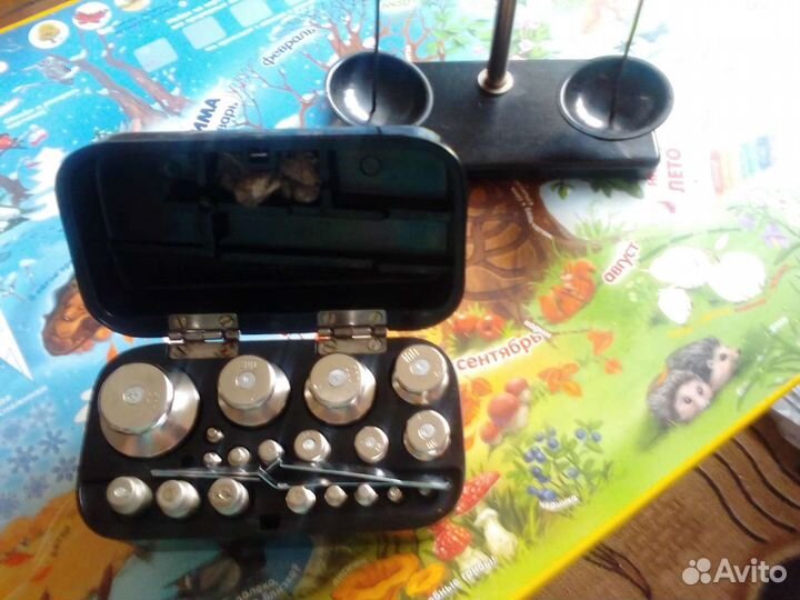 Набор аптечных гирек и весы