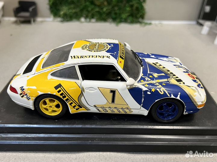 Модельки 1/24 burago italy porsche