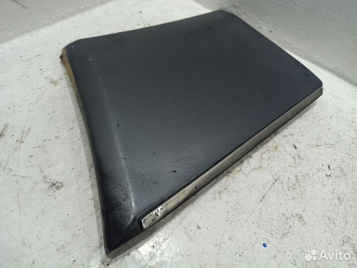 Накладка переднего крыла правого