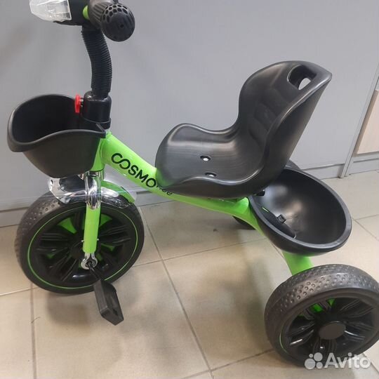 Трехколесный велосипед