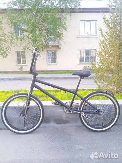 Трюковой велосипед BMX