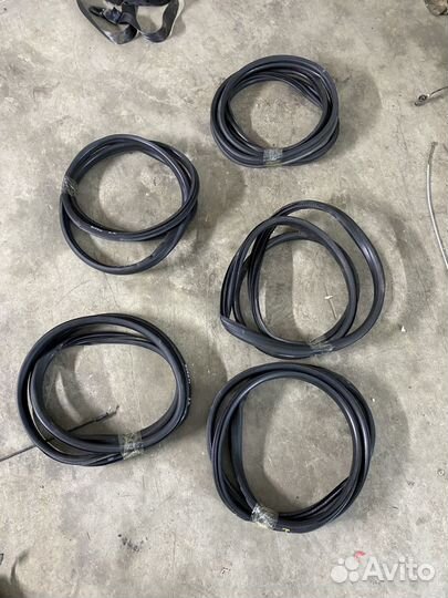 Уплотнитель двери Renault Fluence I (2009–2013)