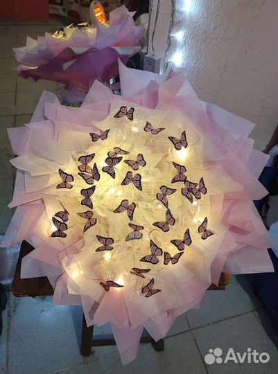 Светящийся букет из бабочек