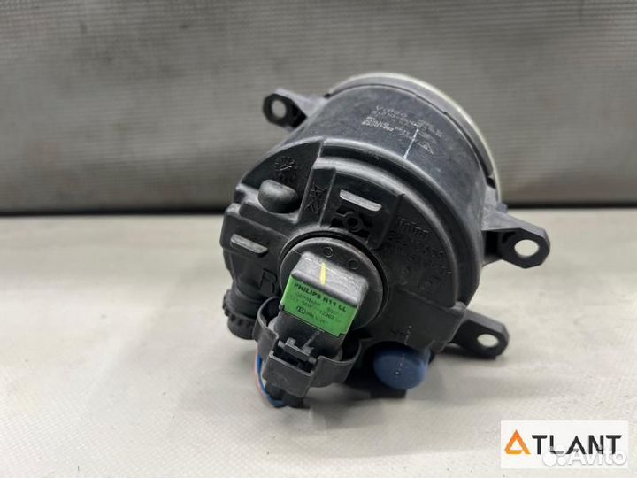 Туманка передняя правая toyota wish