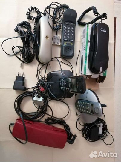 Проводные телефоны пакетом