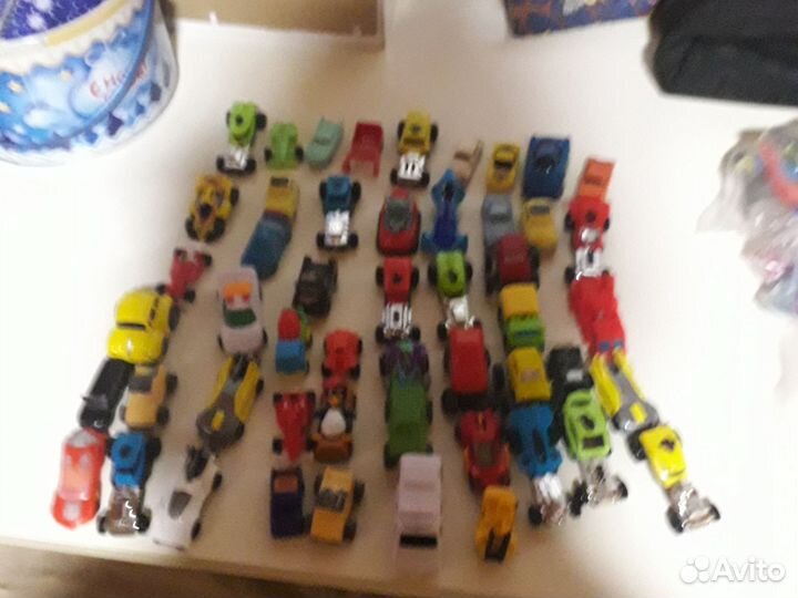 Игрушечные машинки