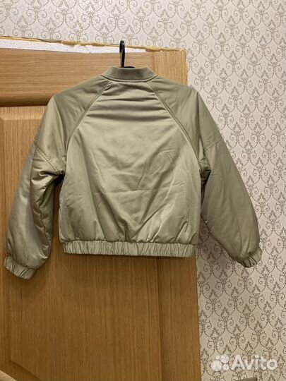 Куртка бомбер Zara для девочки, новая, рост 140