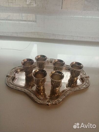 Рюмки с подносом