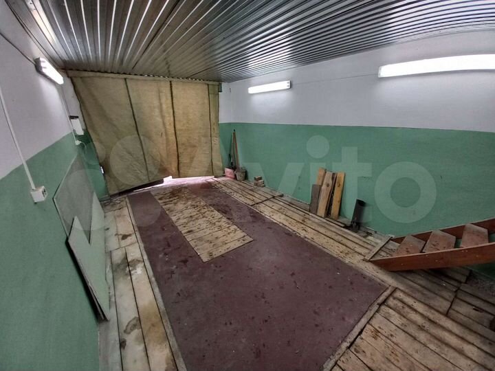 Гараж, > 30 м²