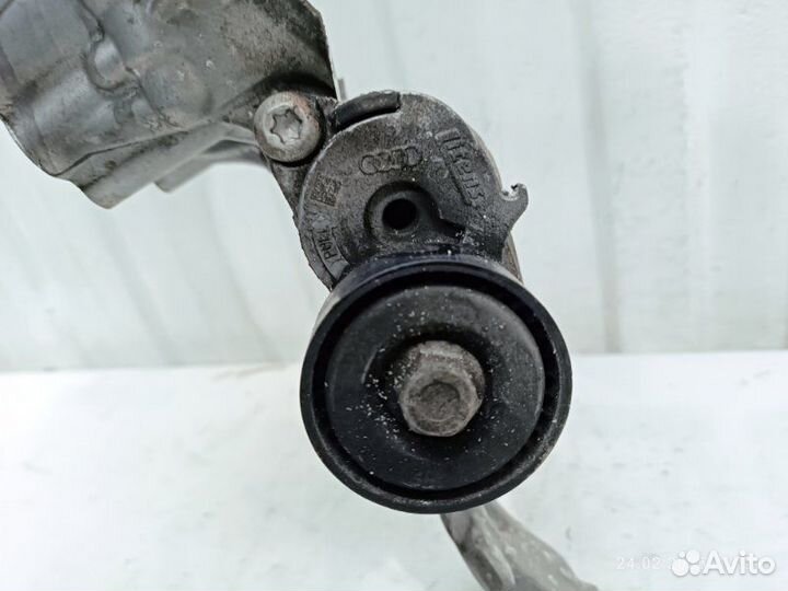 Кронштейн генератора Audi A4 CJE