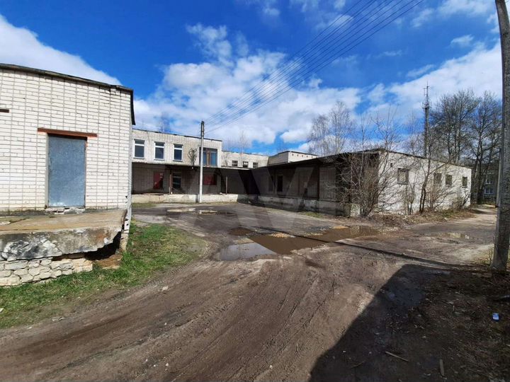 Здание, 1723 м²