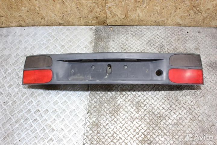 Накладка двери багажника Renault Laguna 1994 1998