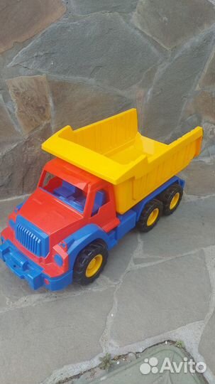 Большой грузовик