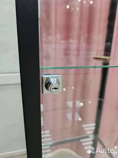 Шкаф витрина IKEA клингсбург