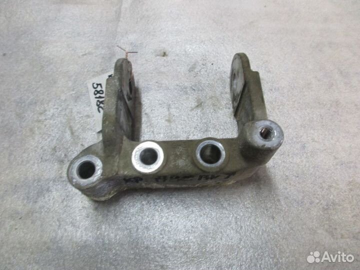 Кронштейн двигателя правый Mitsubishi Outlander XL