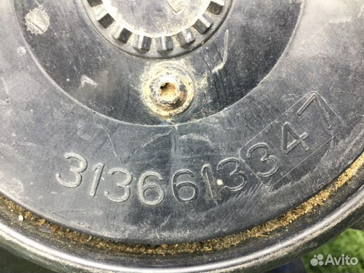 Вентилятор радиатора Renault Sandero 1