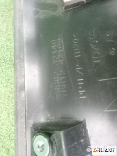 Обшивка двери багажника toyota RAV4