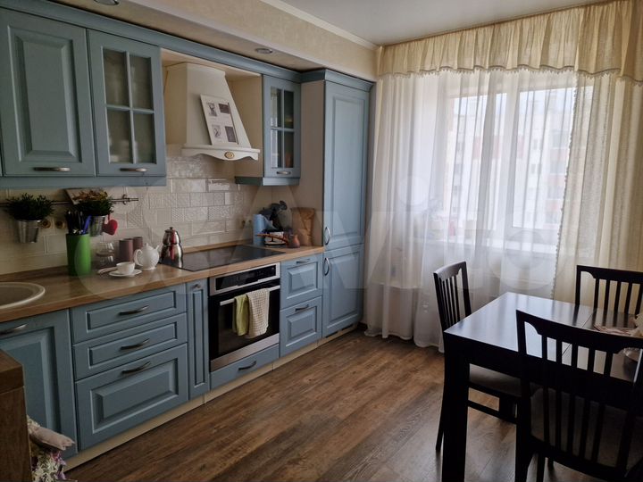 2-к. квартира, 66,8 м², 8/10 эт.