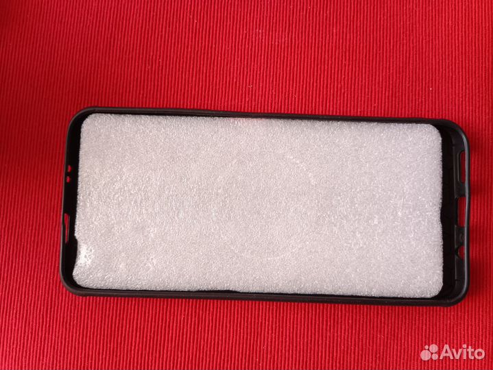 Чехлы на телефон