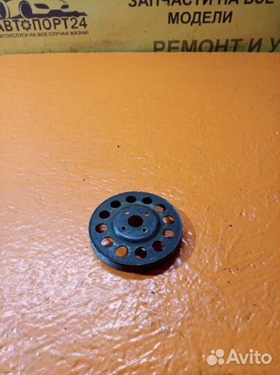 Шкив помпы Audi A6 1994-1998