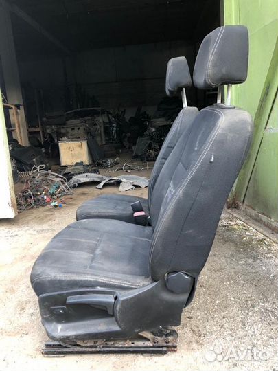 Сиденья передние Renault Fluence