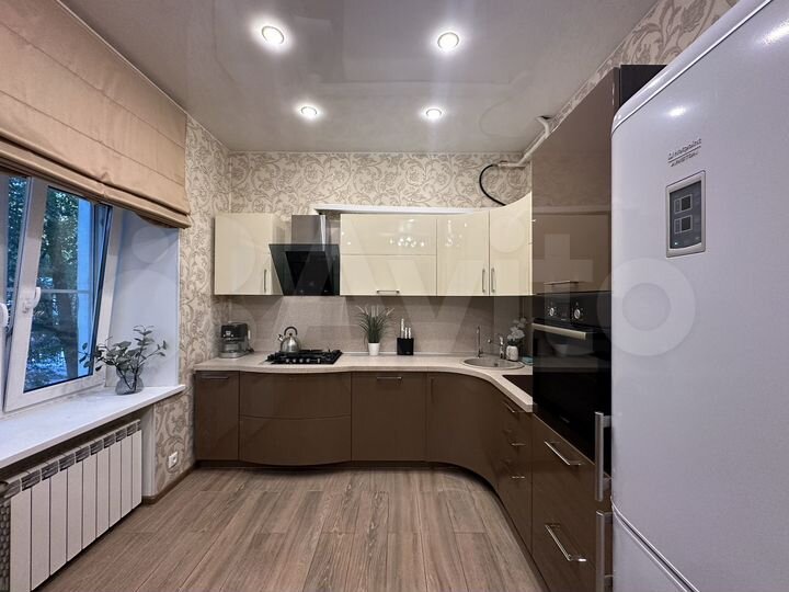 2-к. квартира, 81 м², 2/3 эт.