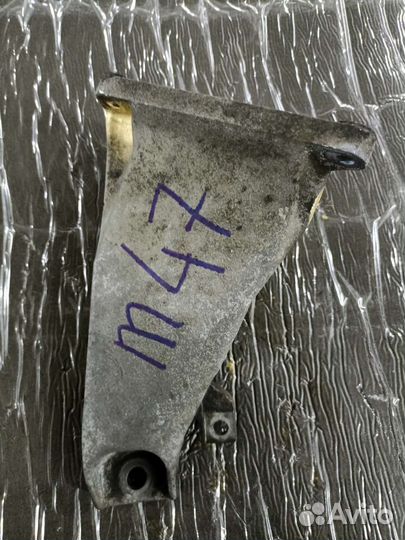 Кронштейн двигателя правыйBMW 3 e46 m47