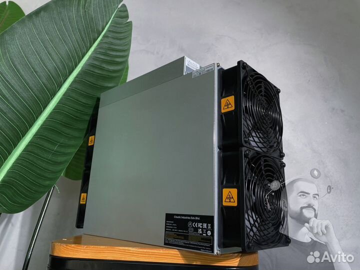 Antminer S21 200T