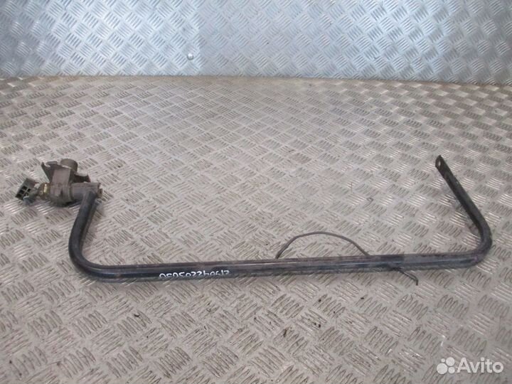 Кронштейн зеркала маз 643082010