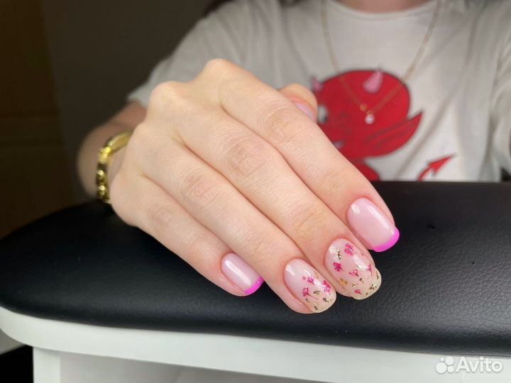 Маникюр, модель на наращивание