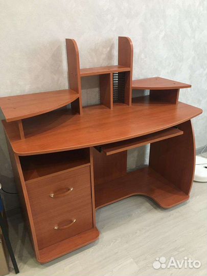 Компьютерный стол