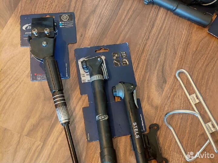 Велозапчасти и аксессуары. Насос, крылья, сумки