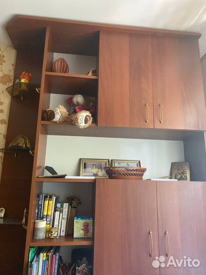 Полка - шкаф навесная для книг