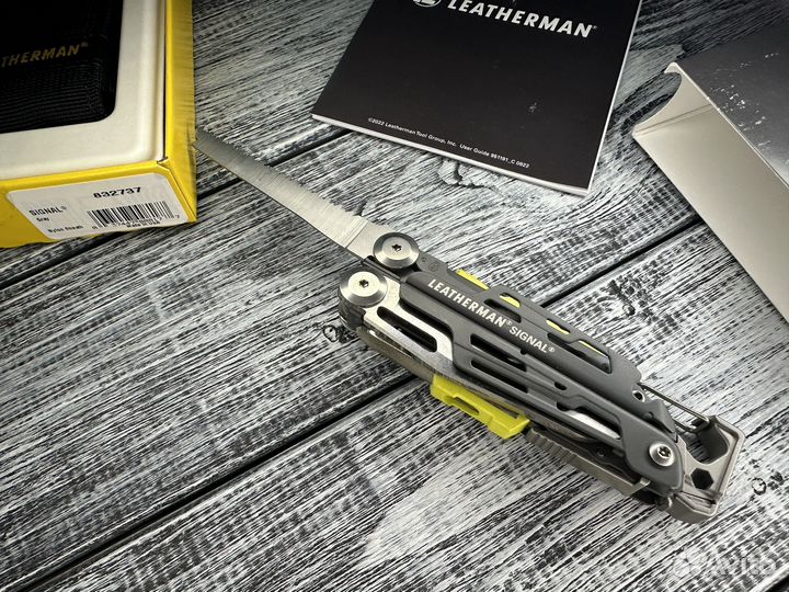 Leatherman Signal Gray