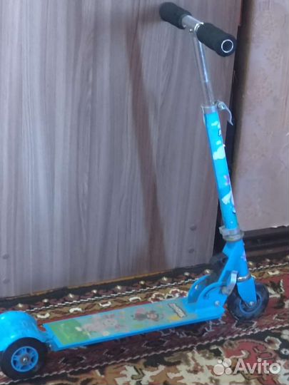 Детский самокат лунтик