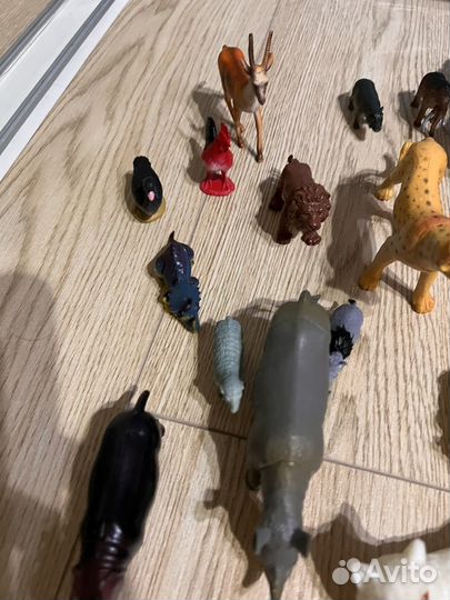 Животные пластиковые