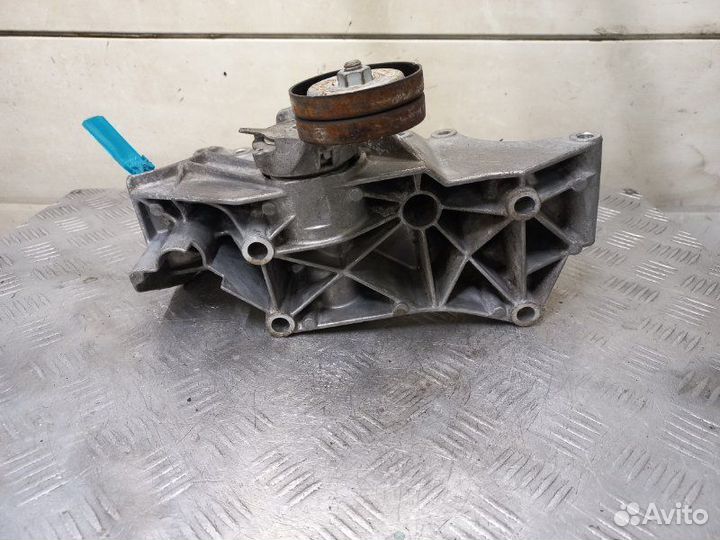 Кронштейн генератора Volkswagen Golf 4 1.4 16V