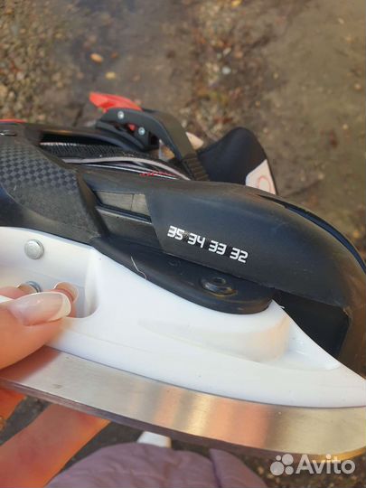 Коньки хоккейные