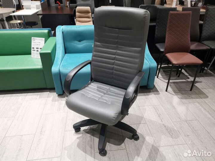 Кресло компьютерное для руководителя новое
